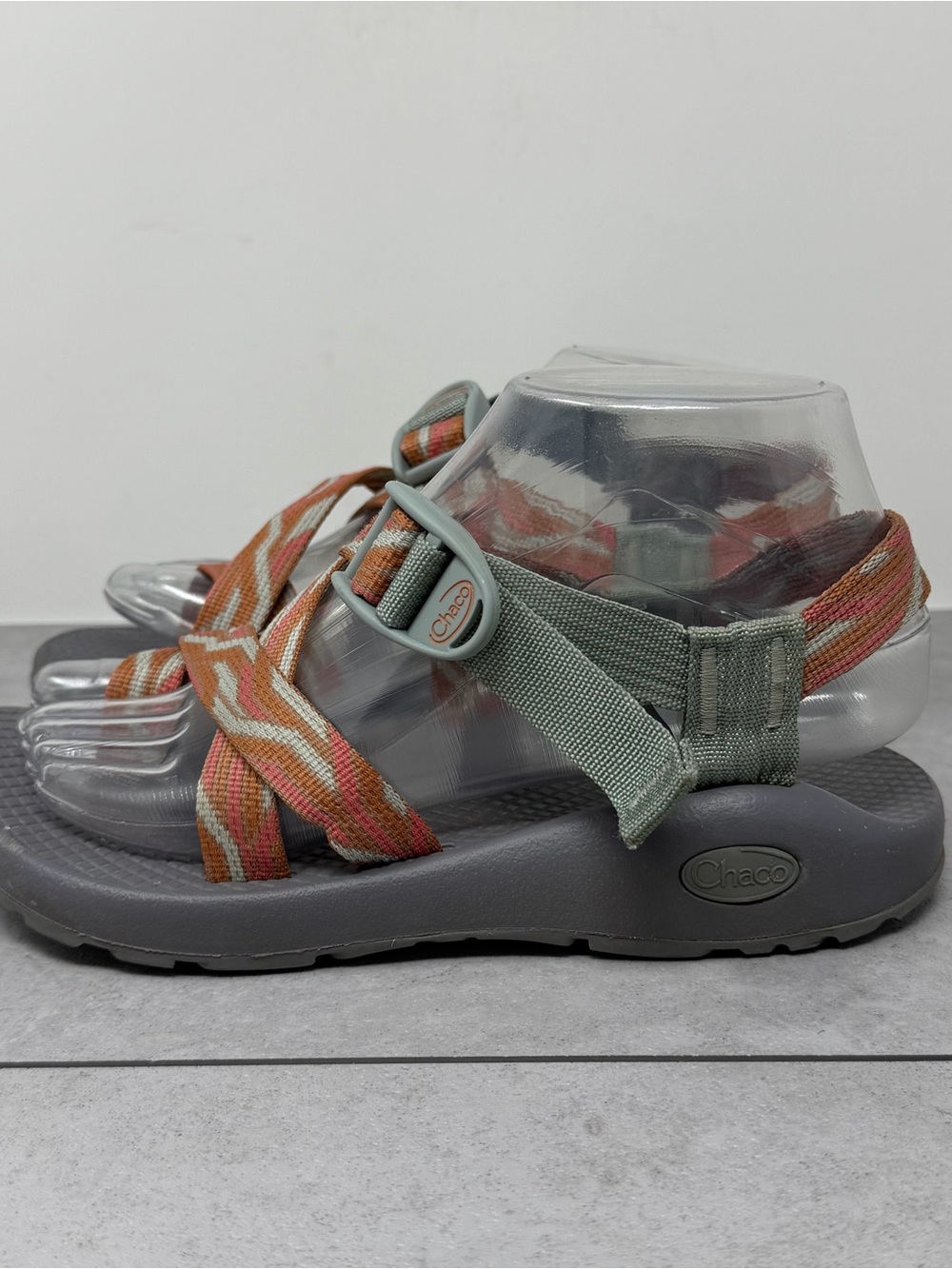 Chaco Sandals Coral Multi Straps Size 6 granola girl, gorpcore, utility